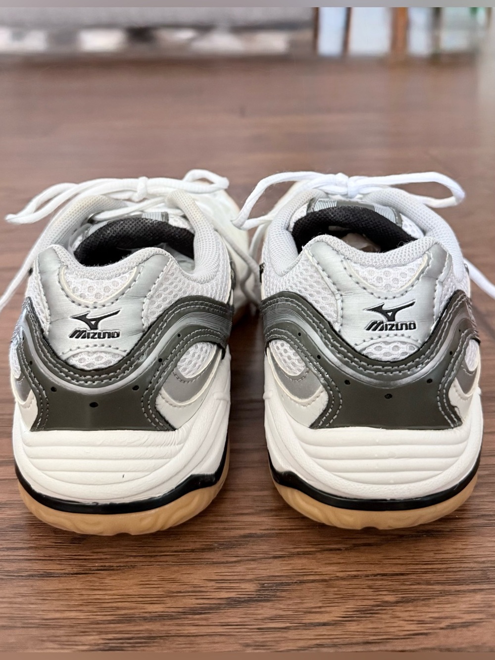 Mizuno Wave Rally Volleyball Shoes Women's 9 White Black Gum Sole Sport Sneakers - Picture 4 of 11